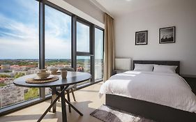 Luksusowy apartament z widokiem, basenem i sauną Hanza Tower