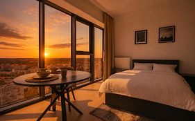 Luksusowy apartament z widokiem, basenem i sauną Hanza Tower